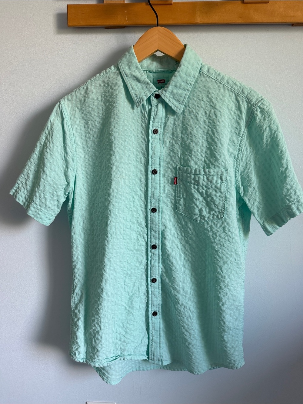 Levi's Men's Short-Sleeve Button-Down Shirt in Mint Green